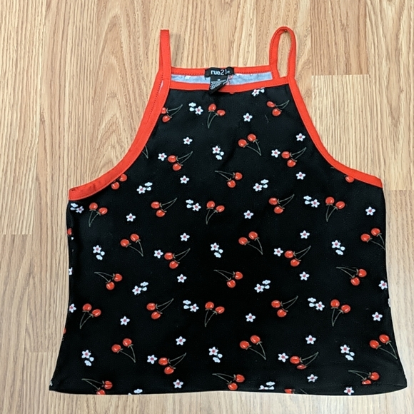 Crop Top Bundle 2 SM & 2MD - Picture 5 of 5